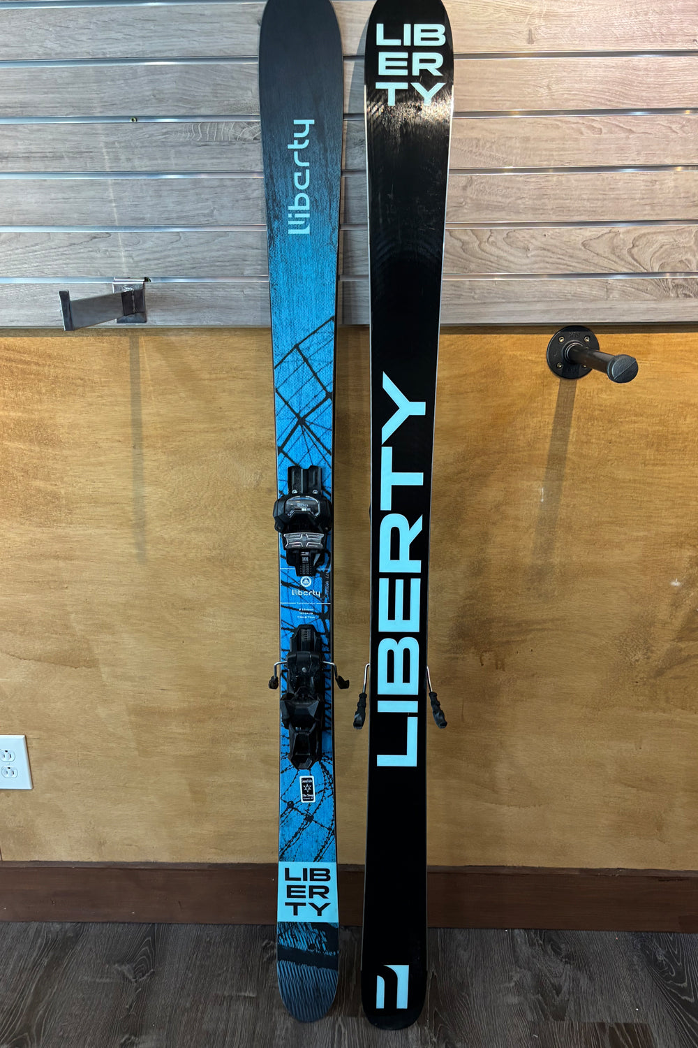 LIberty Scope 94 skis, blue