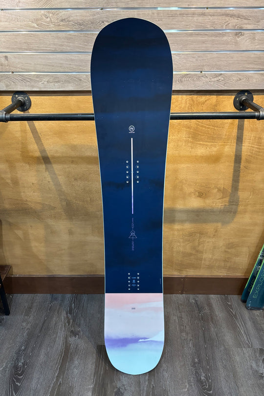 Demo Nidecker Ora snowboard, multicolor cloud graphic