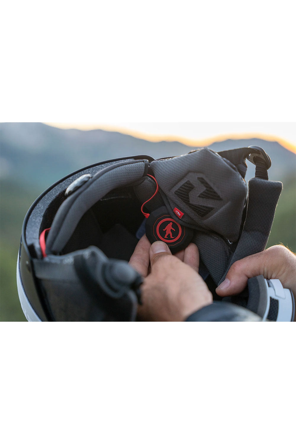 ski helmet with headphone insert
