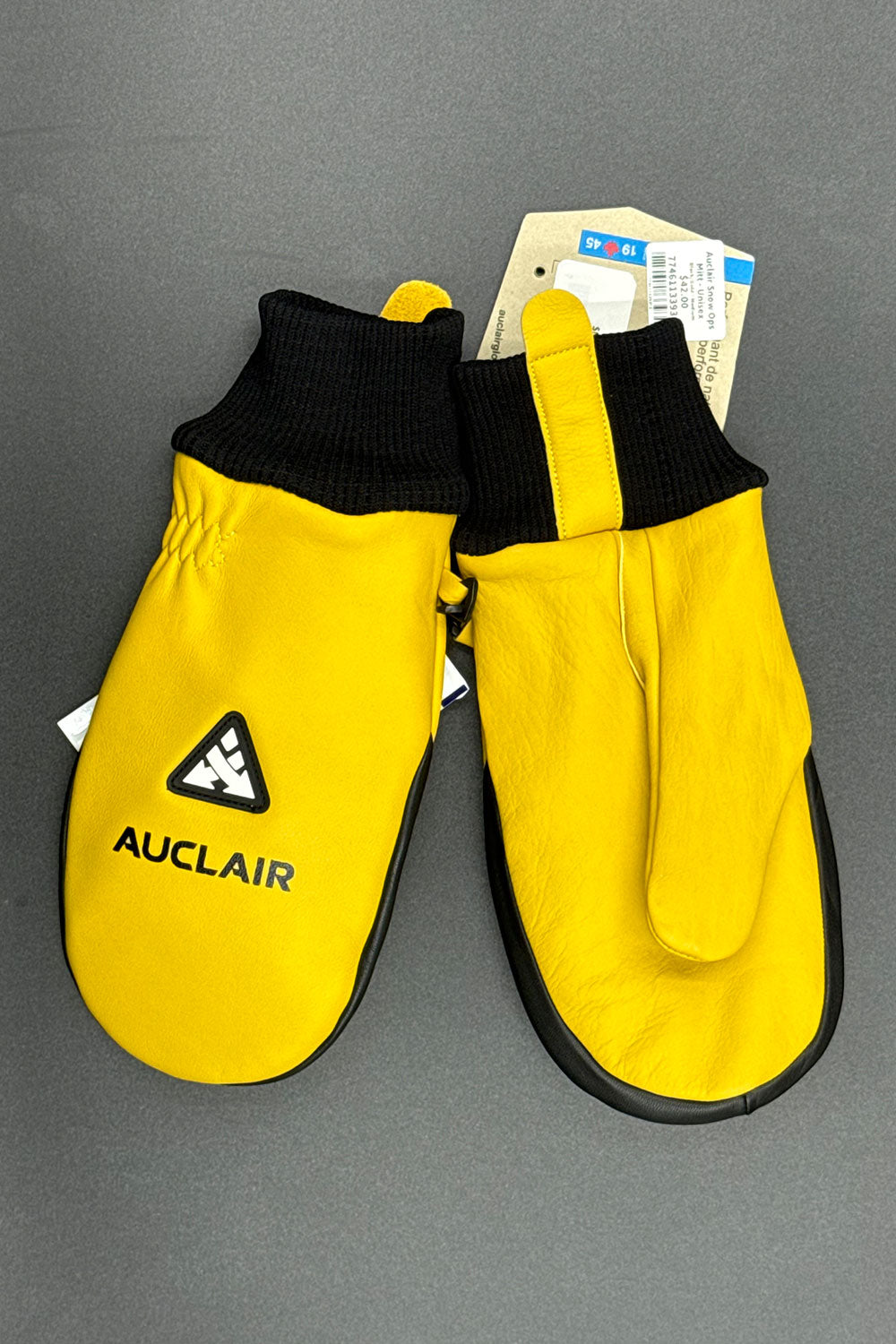 tan and black leather mittens
