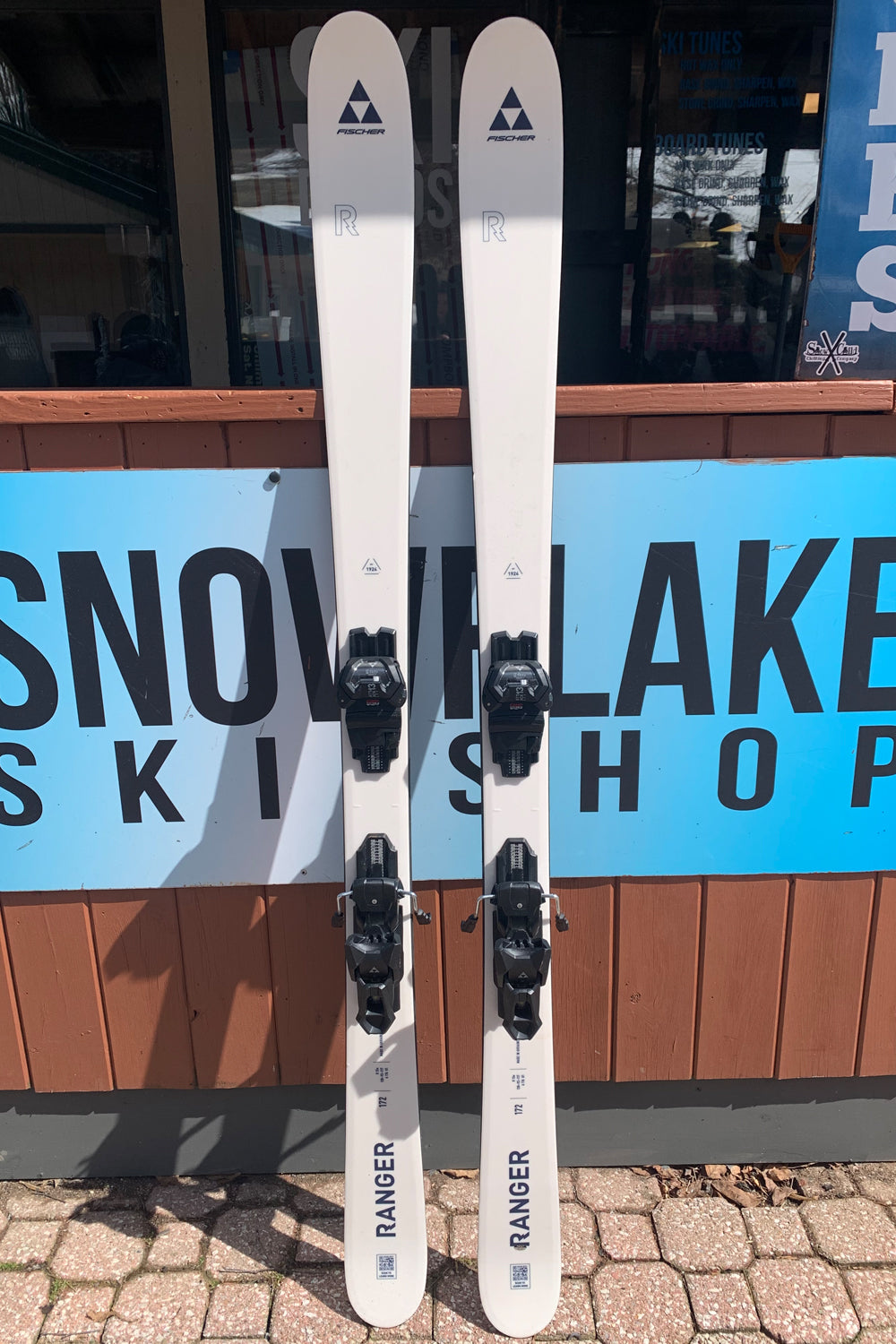 Fischer Ranger demo skis, white skis with black bindings